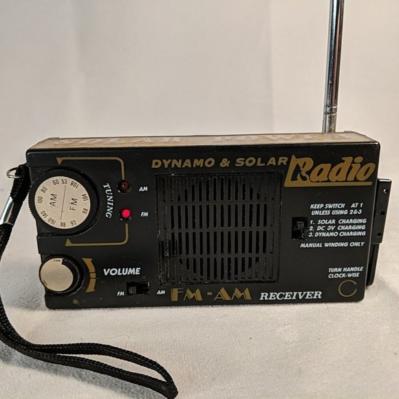 Dynamo & Solar Radio FM AM Receiver Solar Powered Hand Crank Battery - Picture 1 of 7